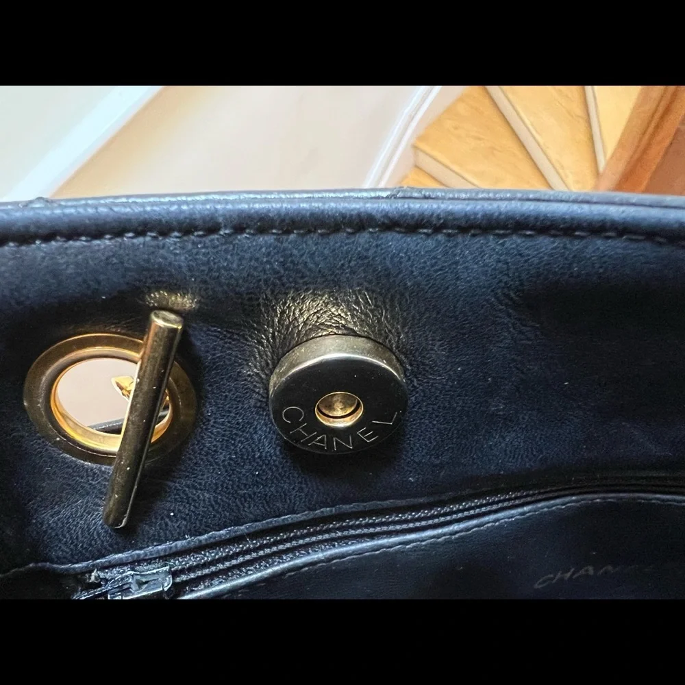 Vintage CHANEL Black Quilted Leather Shoulder Bag with 24K Gold Chain Straps - Picture 13 of 16